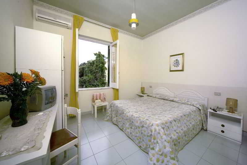 Villa Diana - Beach & Rooms Ischia Extérieur photo